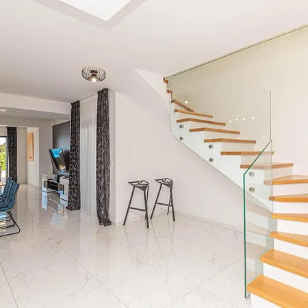 Stunning In Sibenik - Žaborić